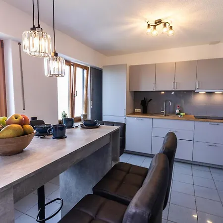 Апартаменты Mosel Lounge Pool Table Football Table Garden Terrace Лайвен