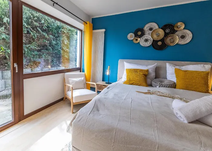 Mosel Lounge Pool Table Football Table Garden Terrace Apartament